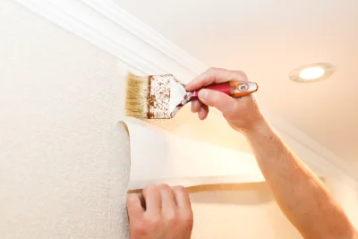 Pose de papier peint à Chay — revêtements muraux et toiles de verre